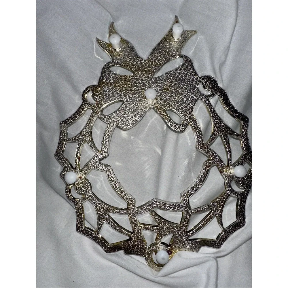 Silver‎ Played Wreath Trivet